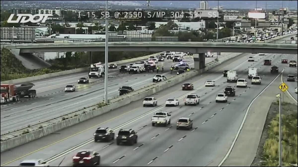 Crash blocks several lanes of northbound I-15 causing major delays