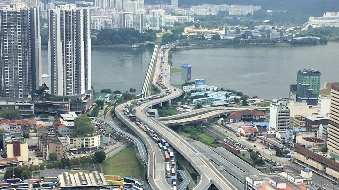 ICA warns of heavy traffic at land checkpoints over Deepavali long weekend - Singapore News