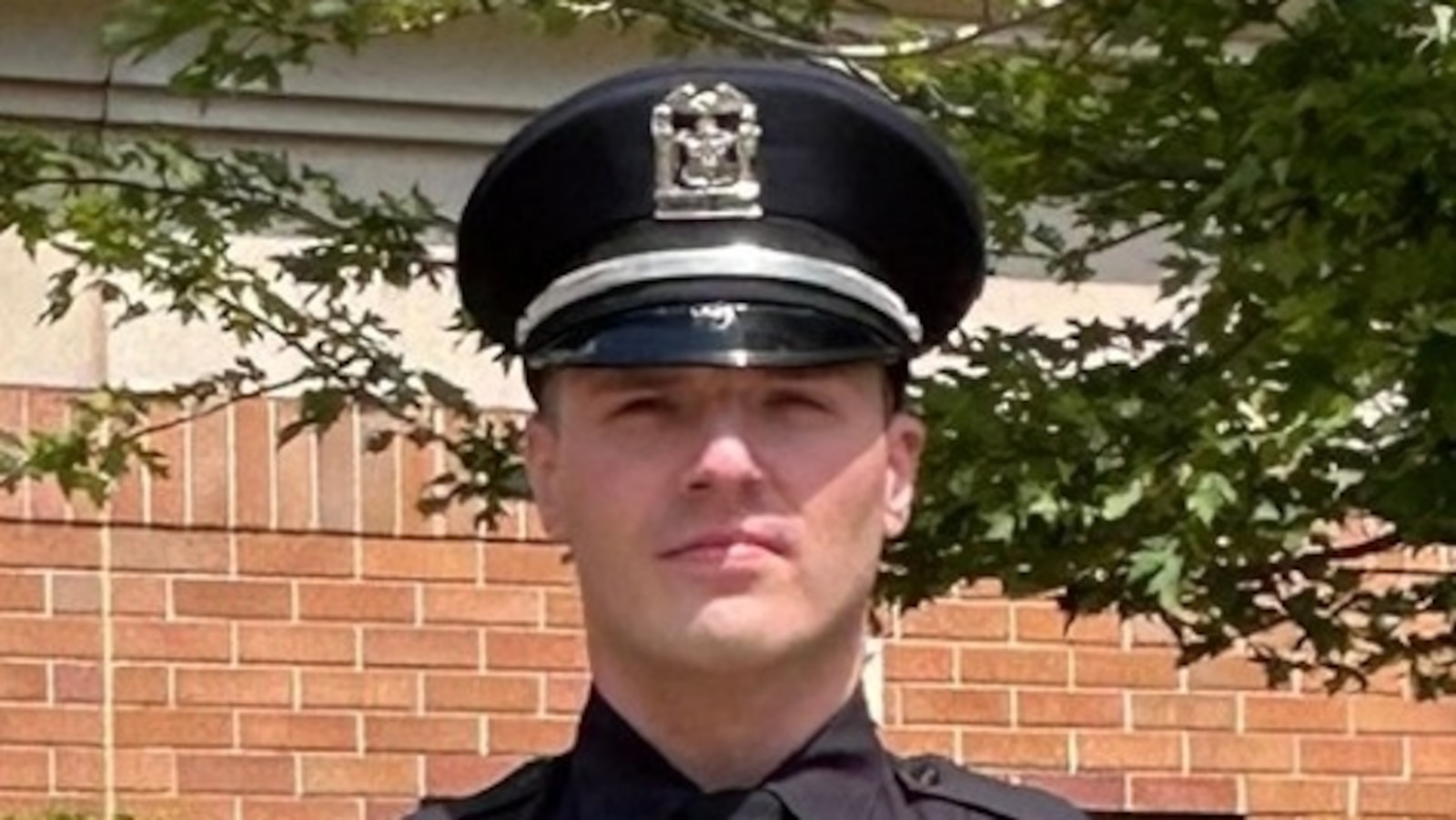 ICE arrests suburban Chicago police officer accused of being in the US illegally: DHS