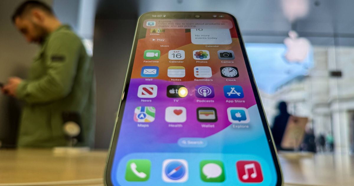 Hacking warning issued to all iPhone users who are urged to check one setting - The Mirror