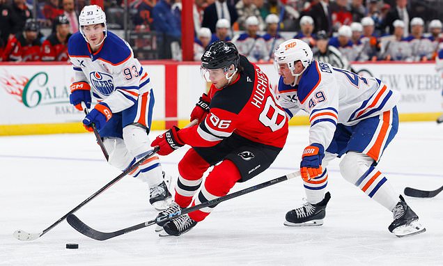 Jack Hughes scores 2 goals as the Devils win their 4th in a row by...