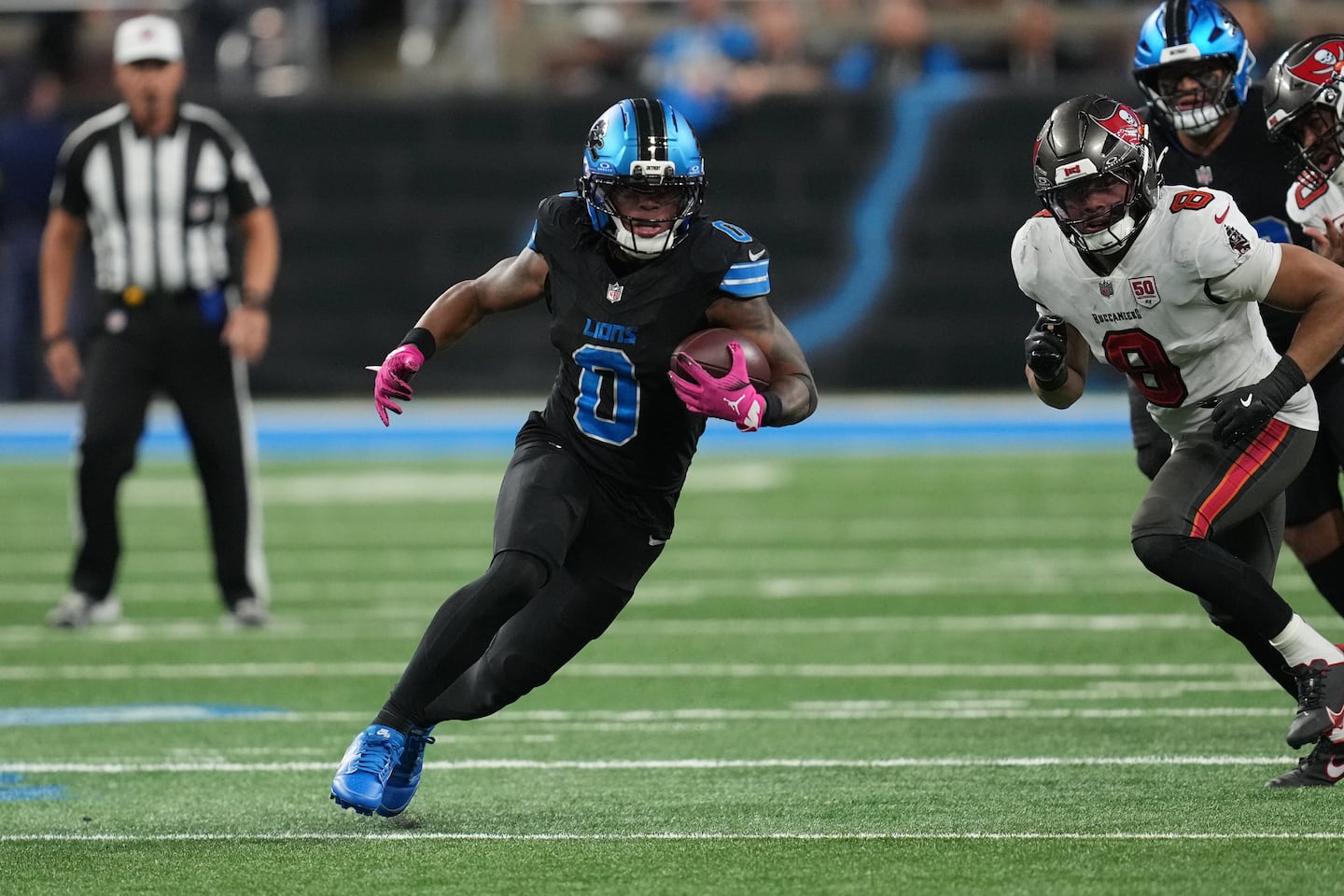 Jahmyr Gibbs has career-high 218 yards of offense and two TDs to lead Lions - The Boston Globe