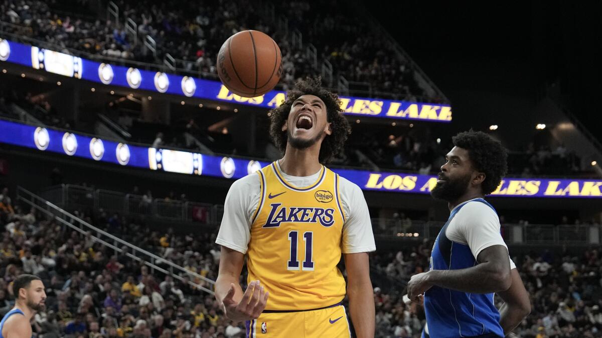 From oops to aahs, Jaxson Hayes and Lakers work to catch more of Luca Doncic's passes