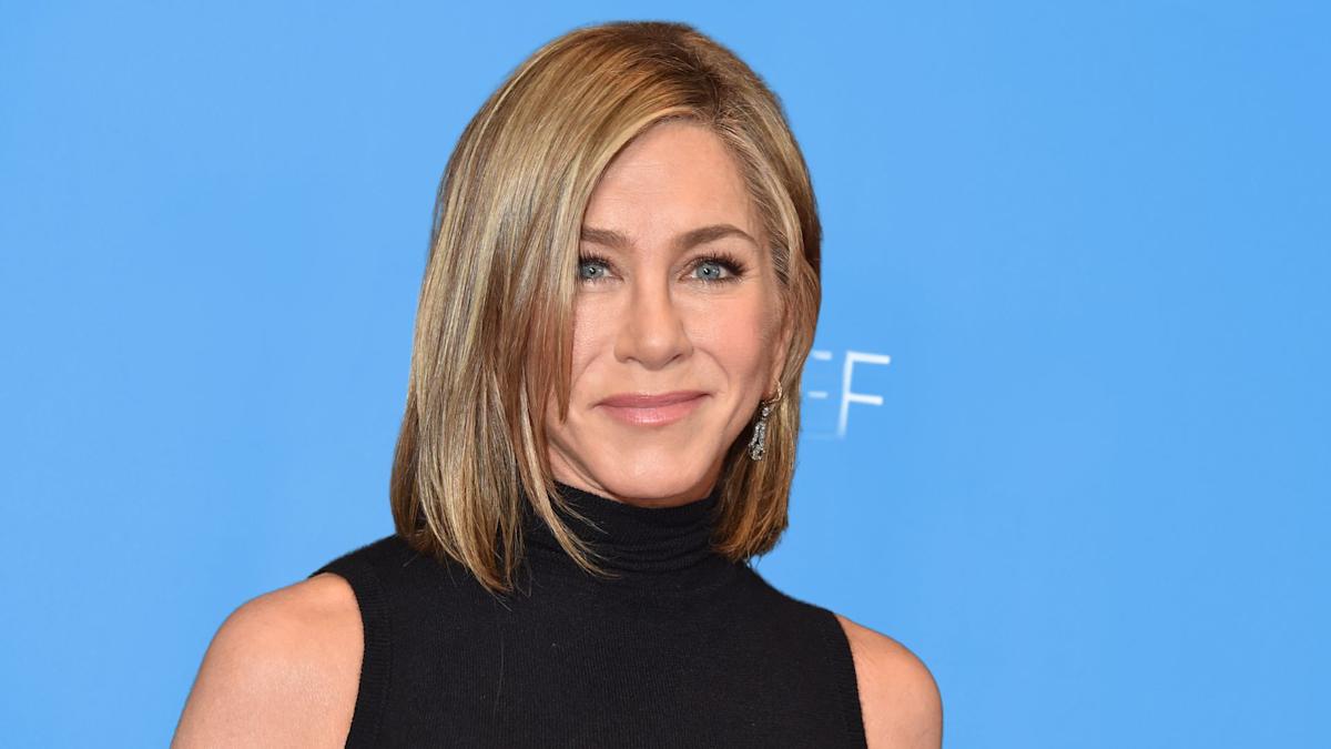 Jennifer Aniston traded in skinny jeans for this comfier style -- get the look from $23