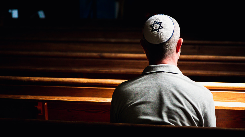 Jewish Film Festival denied screens in European city  --  RT World News