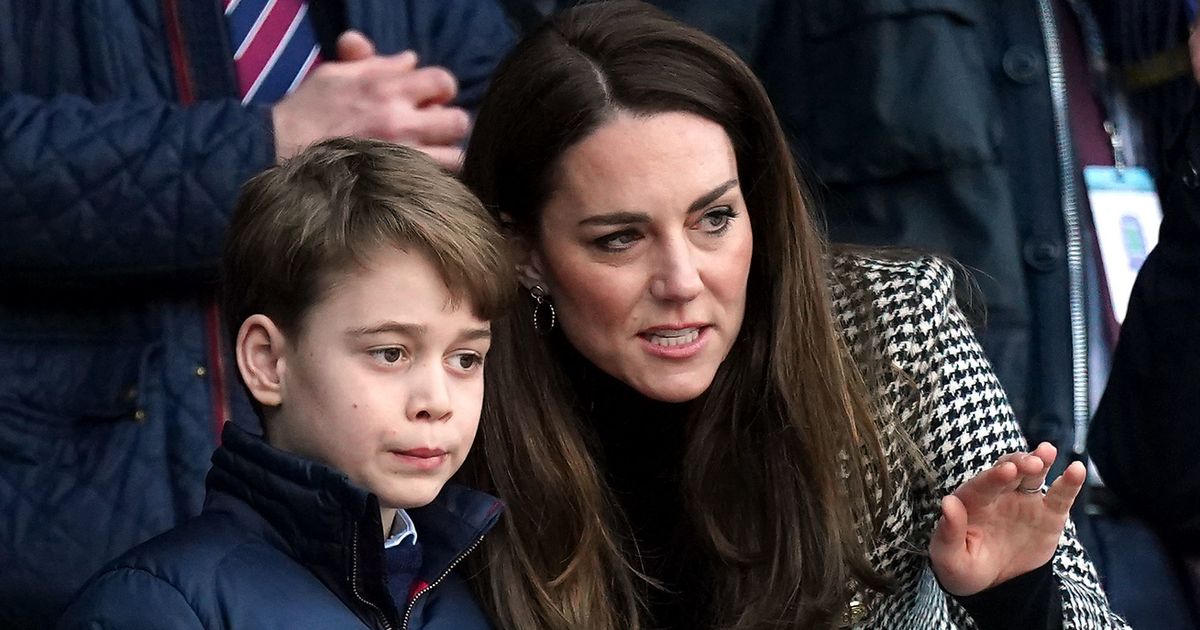 Kate Middleton's mum gesture for Prince George that ended in disaster - The Mirror