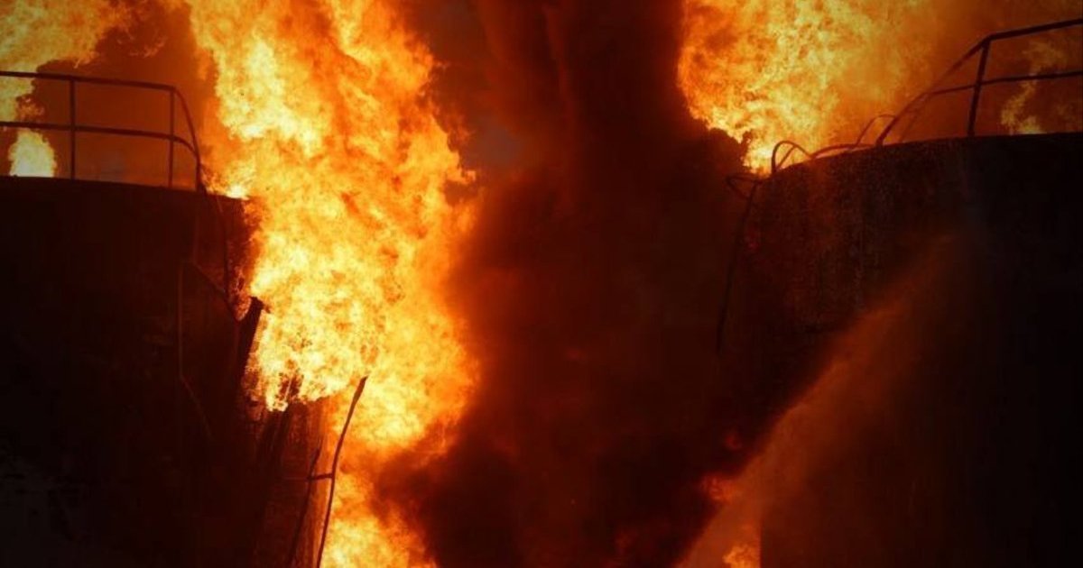 Medical facility and private cars hit in Kharkiv shelling, city was left without power. VIDEO