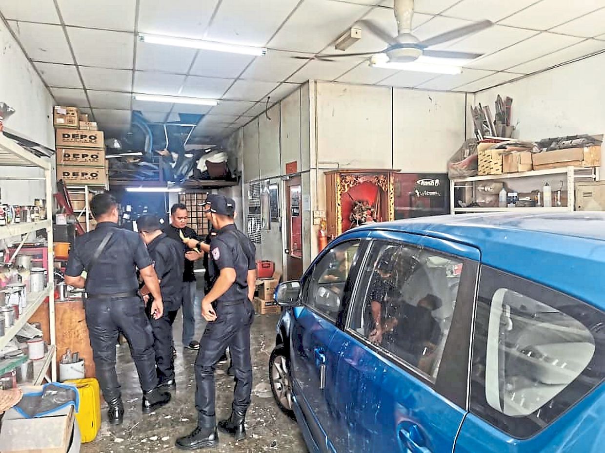 Action against seven illegal car workshops in Klang