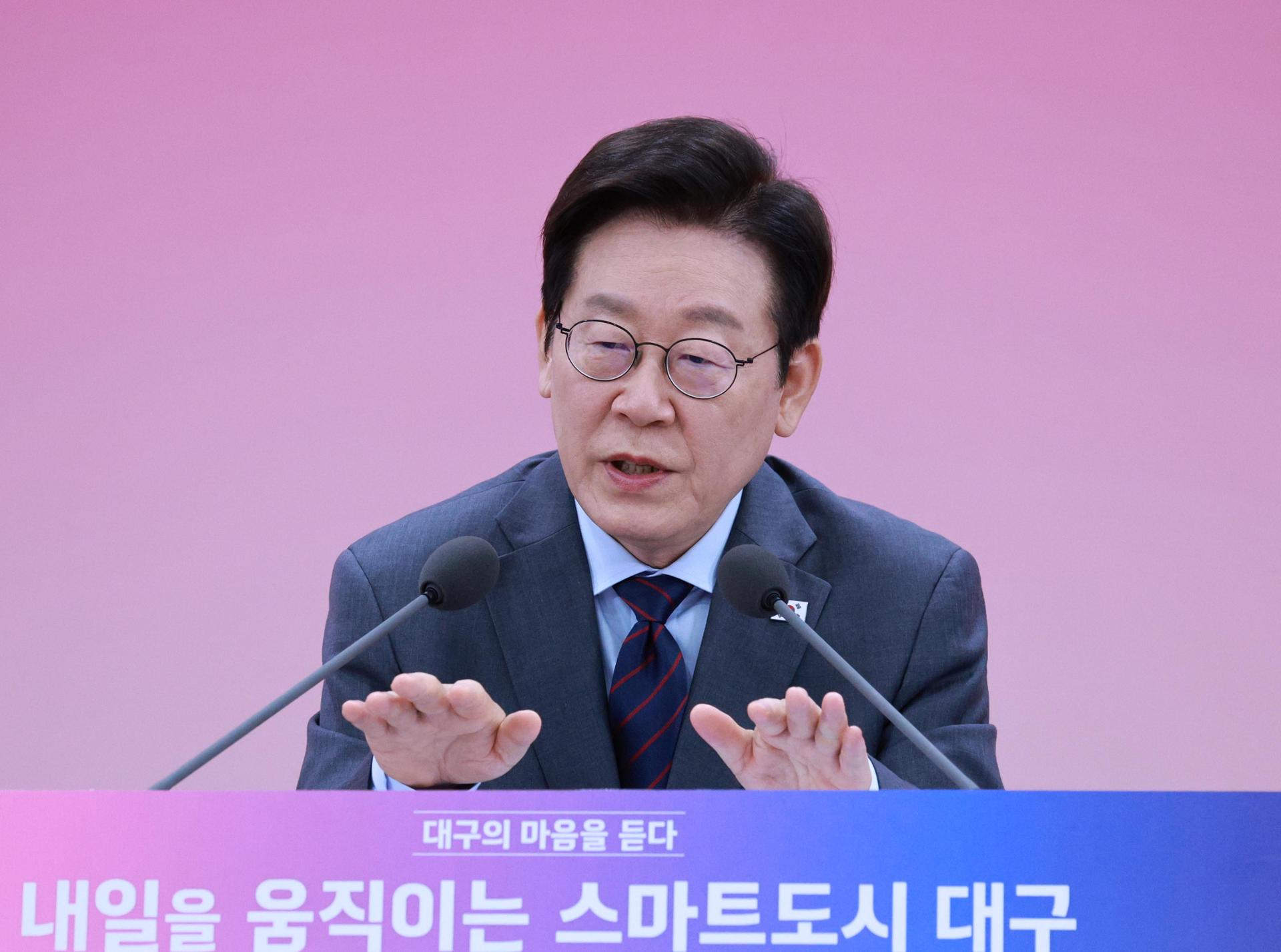 Lee stresses balanced regional growth as key to stabilizing housing market - The Korea Times