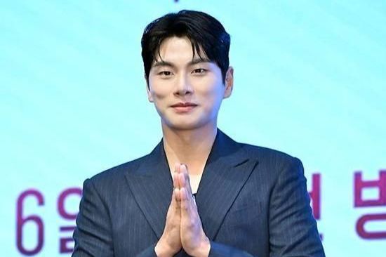 Fluency casts doubt on 'German' identity of accuser in Lee Yi-kyung scandal - The Korea Times