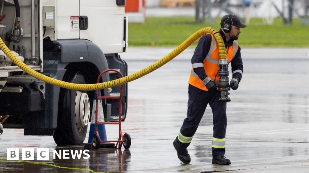 Leeds Bradford Airport to test green aviation fuel development
