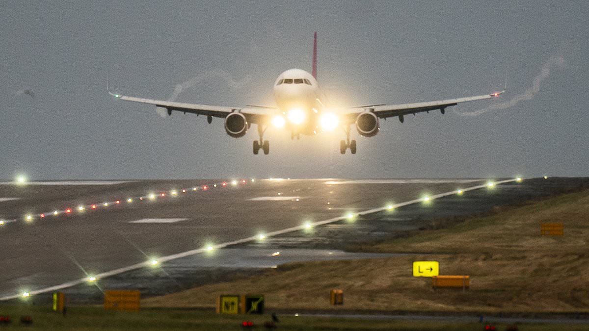 Runway problem forces closure of major UK airport