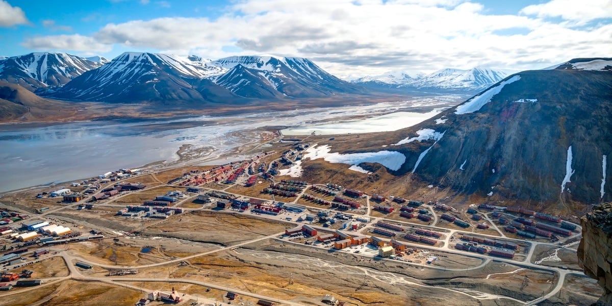 What life is like in the world's northernmost town, where it's dark for 4 months a year and polar bears roam free