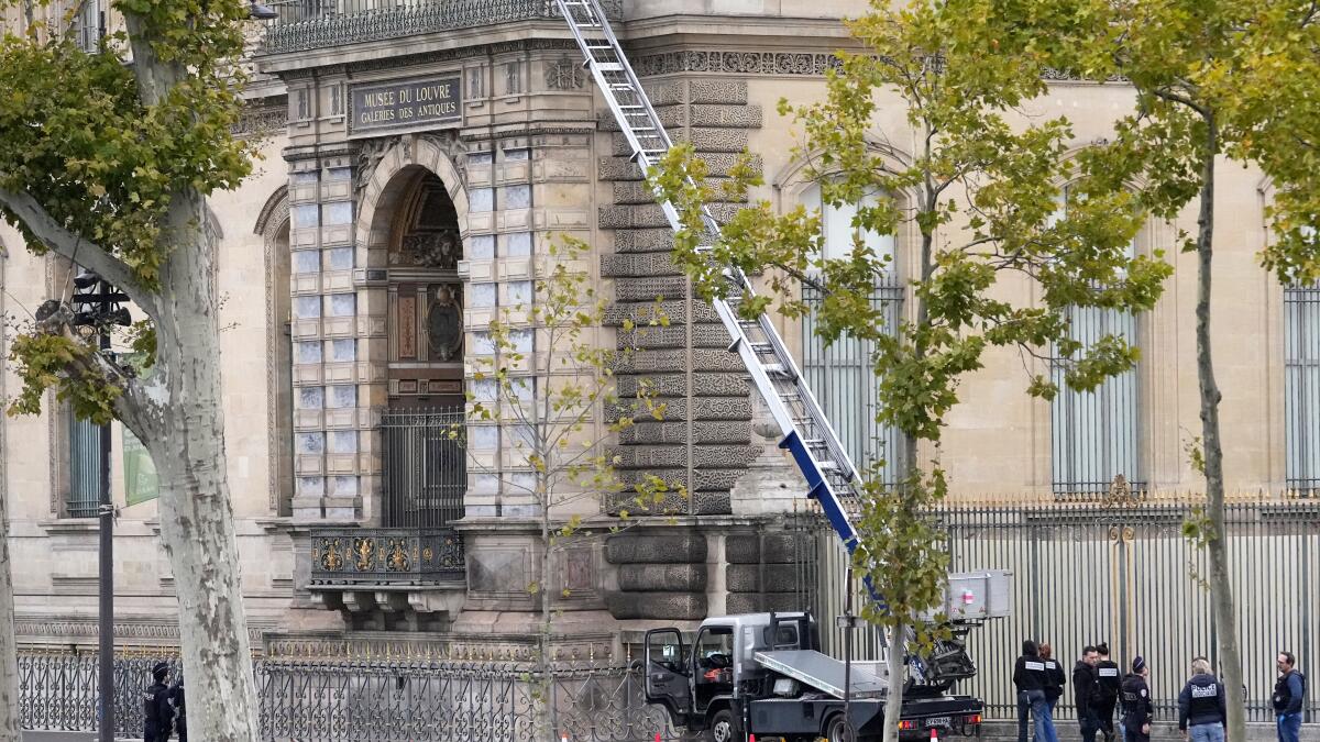 How a German freight lift became an unexpected social media star in the Louvre heist