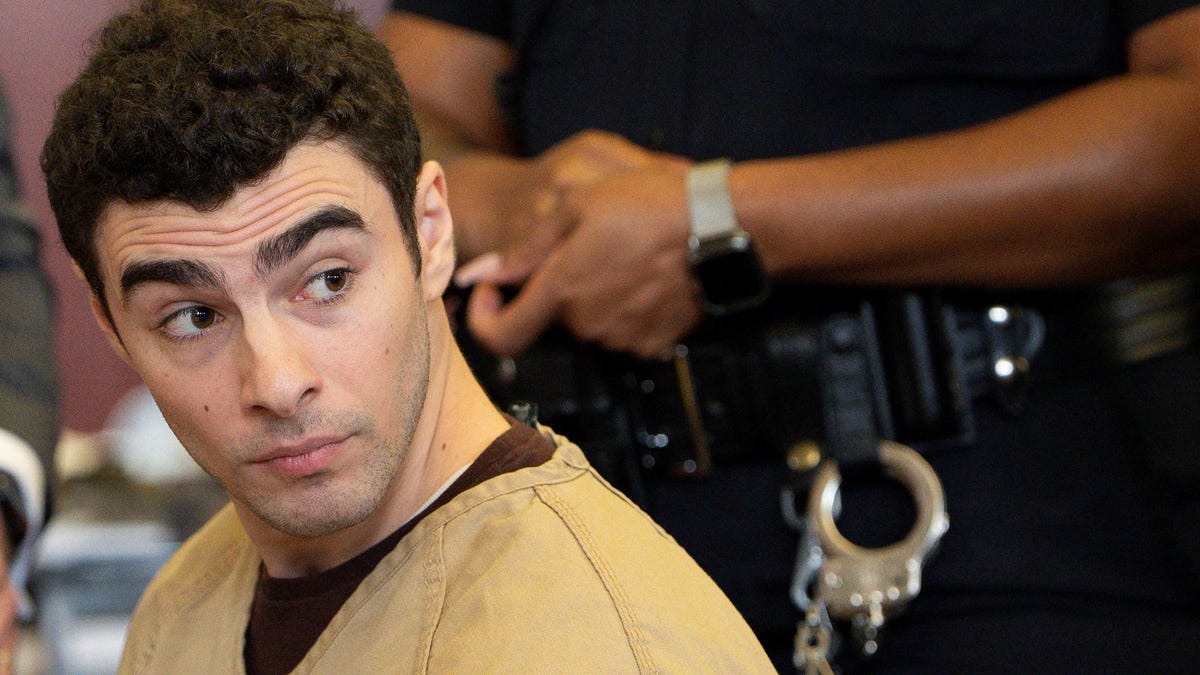 Luigi Mangione's lawyers seek dismissal of federal death penalty charge