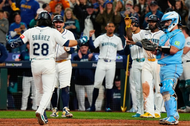 Mariners a win from first World Series, beat Blue Jays behind Eugenio Suárez's grand slam for 3-2 ALCS lead