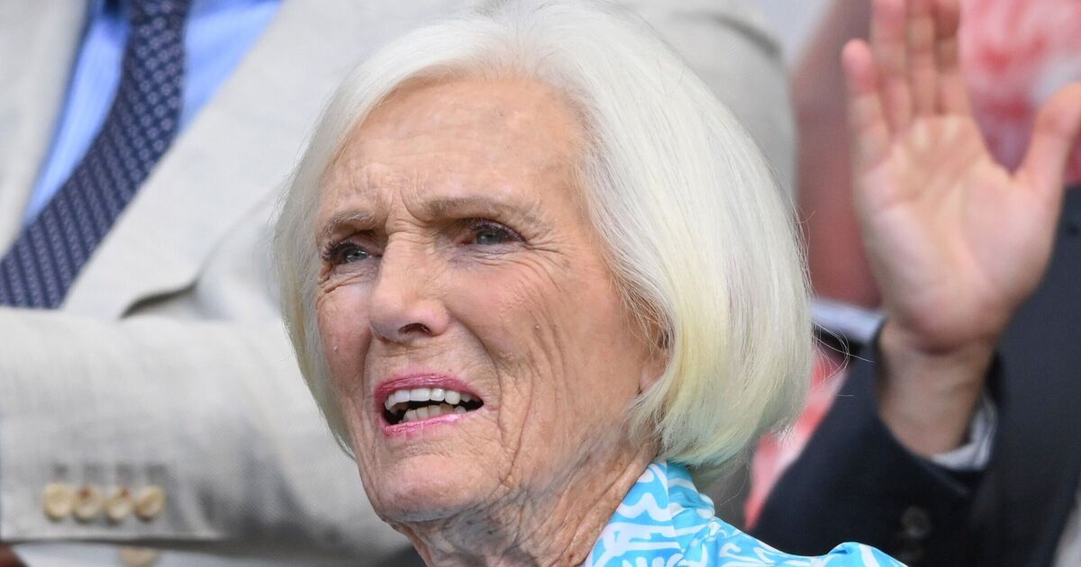 Mary Berry issues heartbreaking update as husband's rushed to hospital