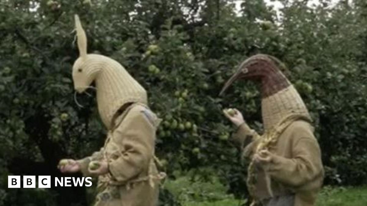 Alexander McQueen: Armagh Rhymers hit the Paris Runway