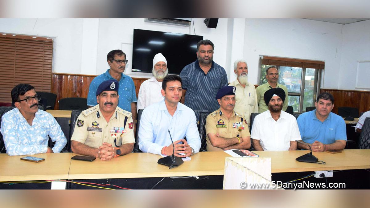 Dr. Rakesh Minhas rolls out colour coding, zones for e-vehicles to ease City traffic