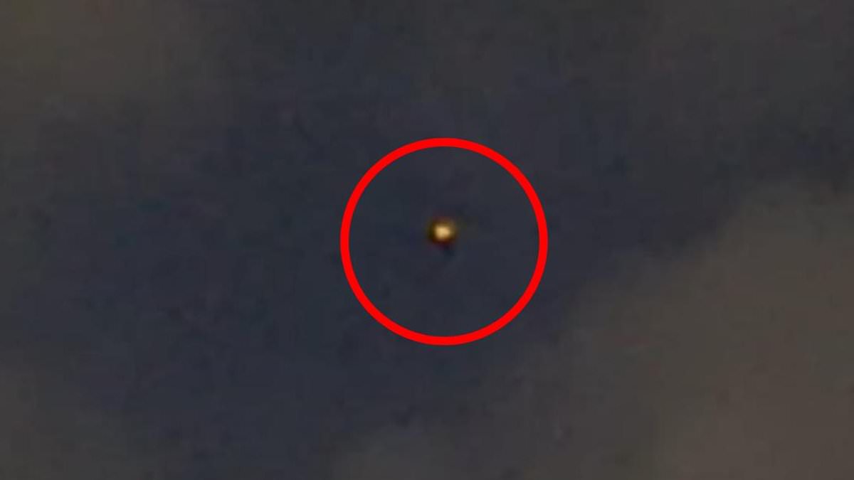 Police stunned by 'ringed' UFO defying laws of physics in Minneapolis