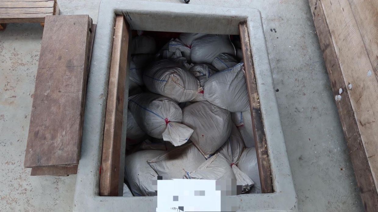 Suspected tin ore smuggling worth RM1.5mil stopped near Mersing