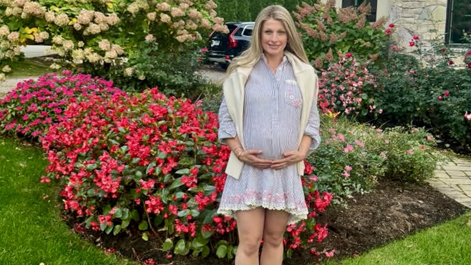 Mom diagnosed with breast cancer while pregnant with 4th child