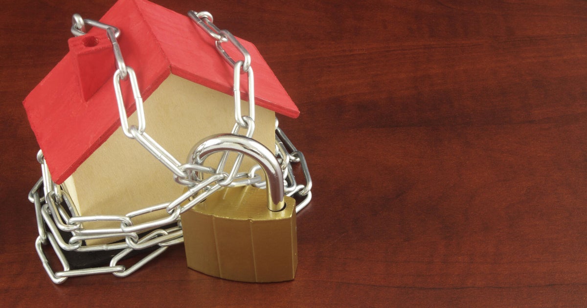 Should you lock in a mortgage rate before the October Fed meeting? Here are the pros and cons.