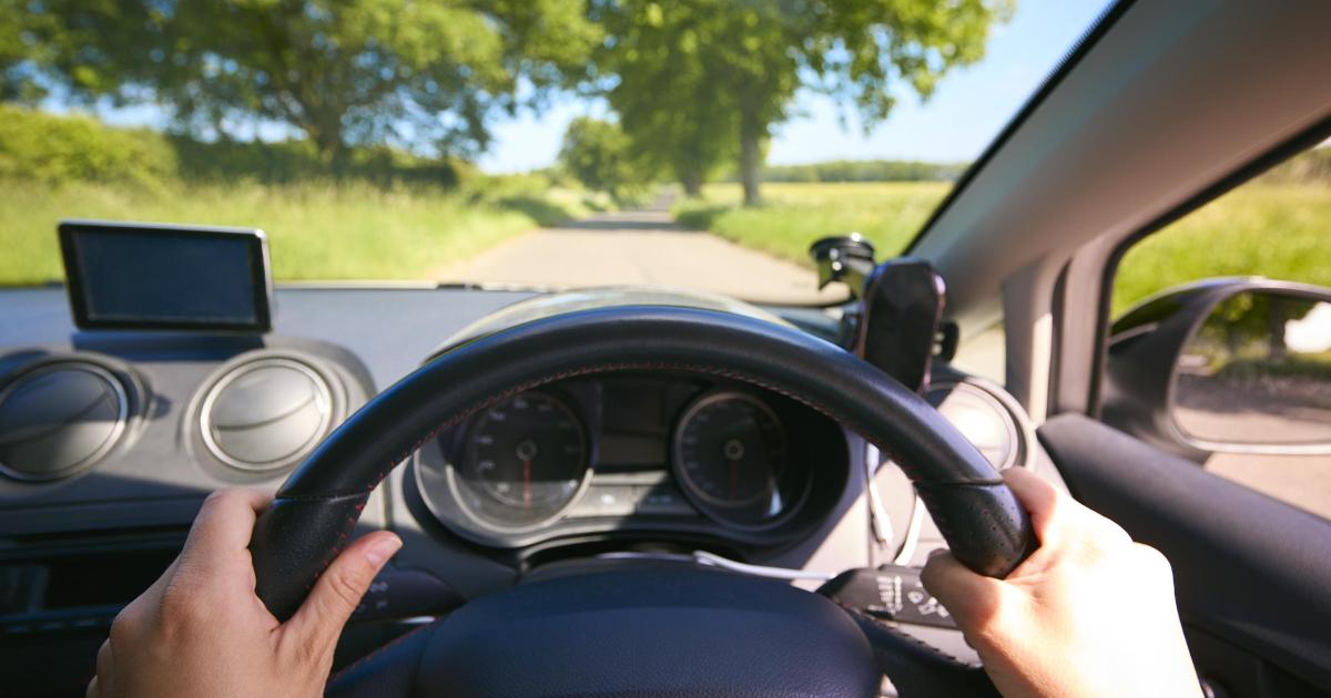 Warning for drivers with MOTs due in October over £1000 fine