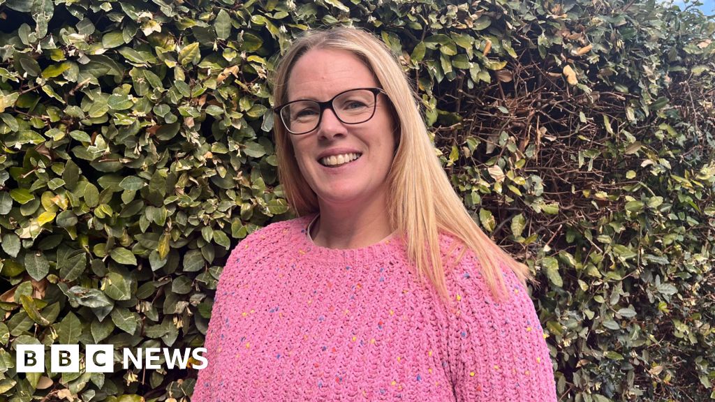 Mother with stage four cancer says it's a 'miracle' she's alive