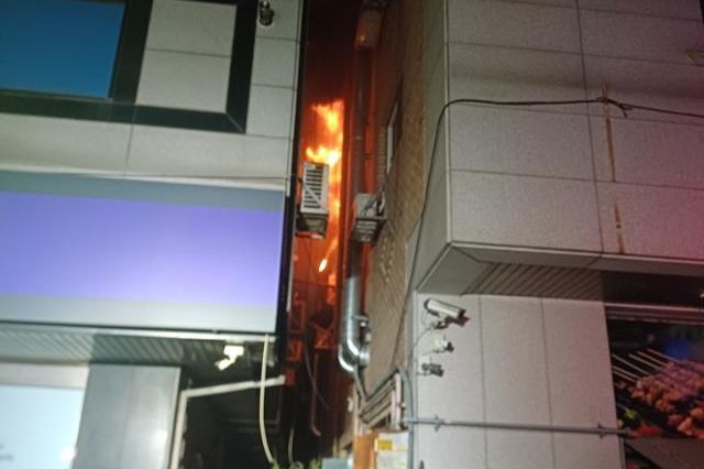 Mother dies after saving baby from fire sparked by neighbor trying to kill cockroach with lighter - The Korea Times