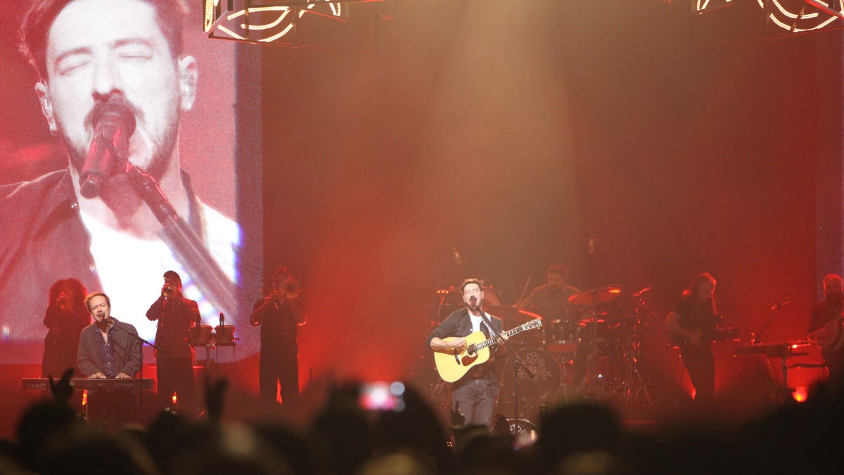 Big Brewers win makes Mumford & Sons' Milwaukee concert all the sweeter at Fiserv Forum