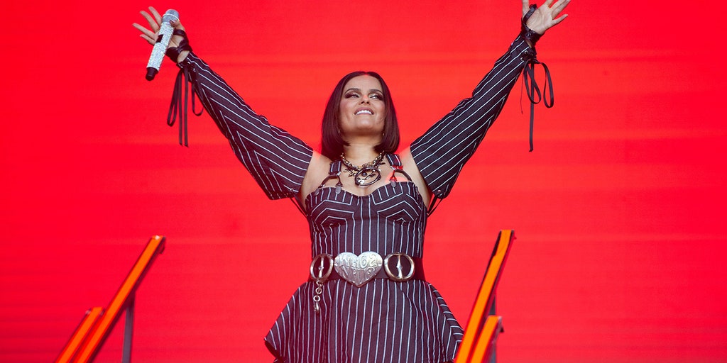 Grammy winner Nelly Furtado quits performing for 'foreseeable future' following body-shaming criticism