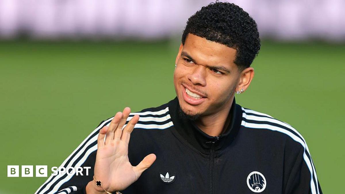 Newcastle: Eddie Howe says Will Osula not leaving was a 'relief'