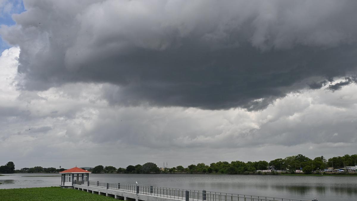 Orange alert issued in north Tamil Nadu districts as Cyclone Montha advances