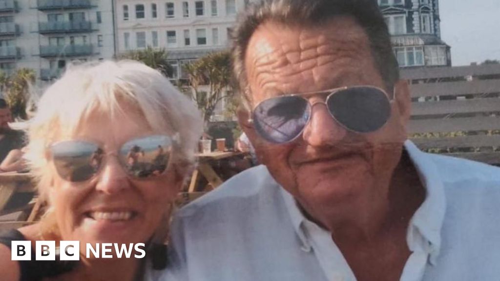 Oxfordshire widow runs half marathon for late actor John Benfield