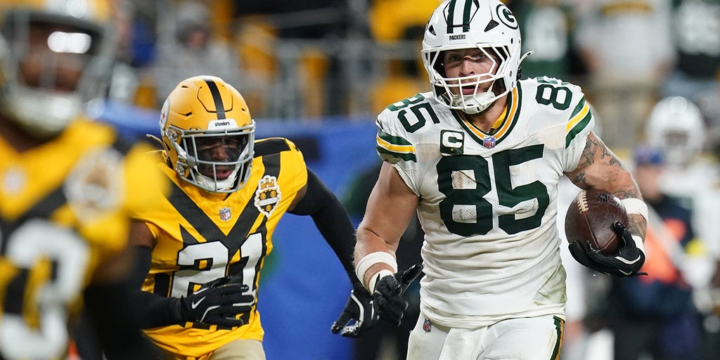 Packers' Tucker Kraft raises eyebrows with bare-headed headbutt celebration