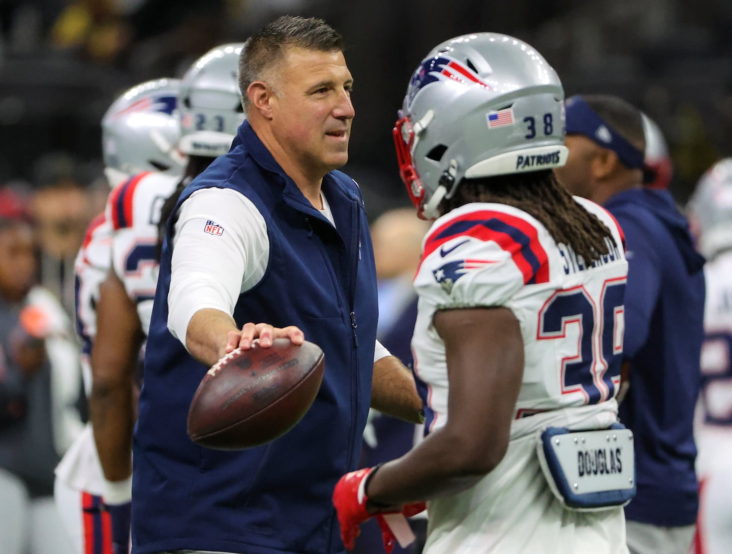 Can the Patriots keep up their win streak against the Titans, Mike Vrabel's former team? Follow live updates. - The Boston Globe