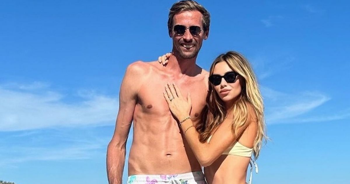 Peter Crouch says wife Abbey Clancey refused to wee on him  --  even when he asked - Daily Star