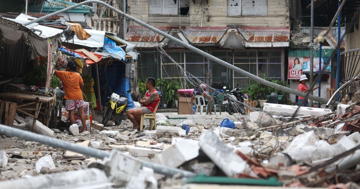 Death toll rises to 60 as 6.9 Philippines earthquake reduces homes to rubble