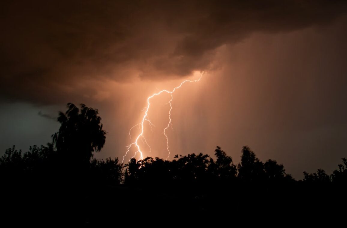 Severe Thunderstorm Warning Issued for Pinal County: Flash Flood Risk Looms