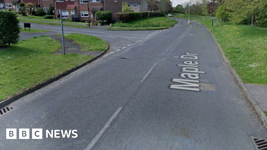 Police seek three witnesses after girl threatened in Burgess Hill