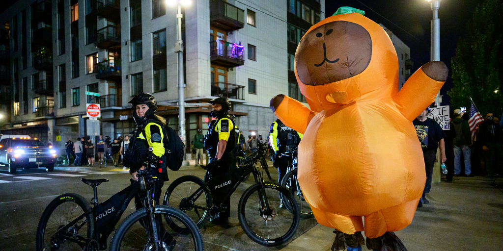 What anti-Trump protests can learn from Portland's tactics