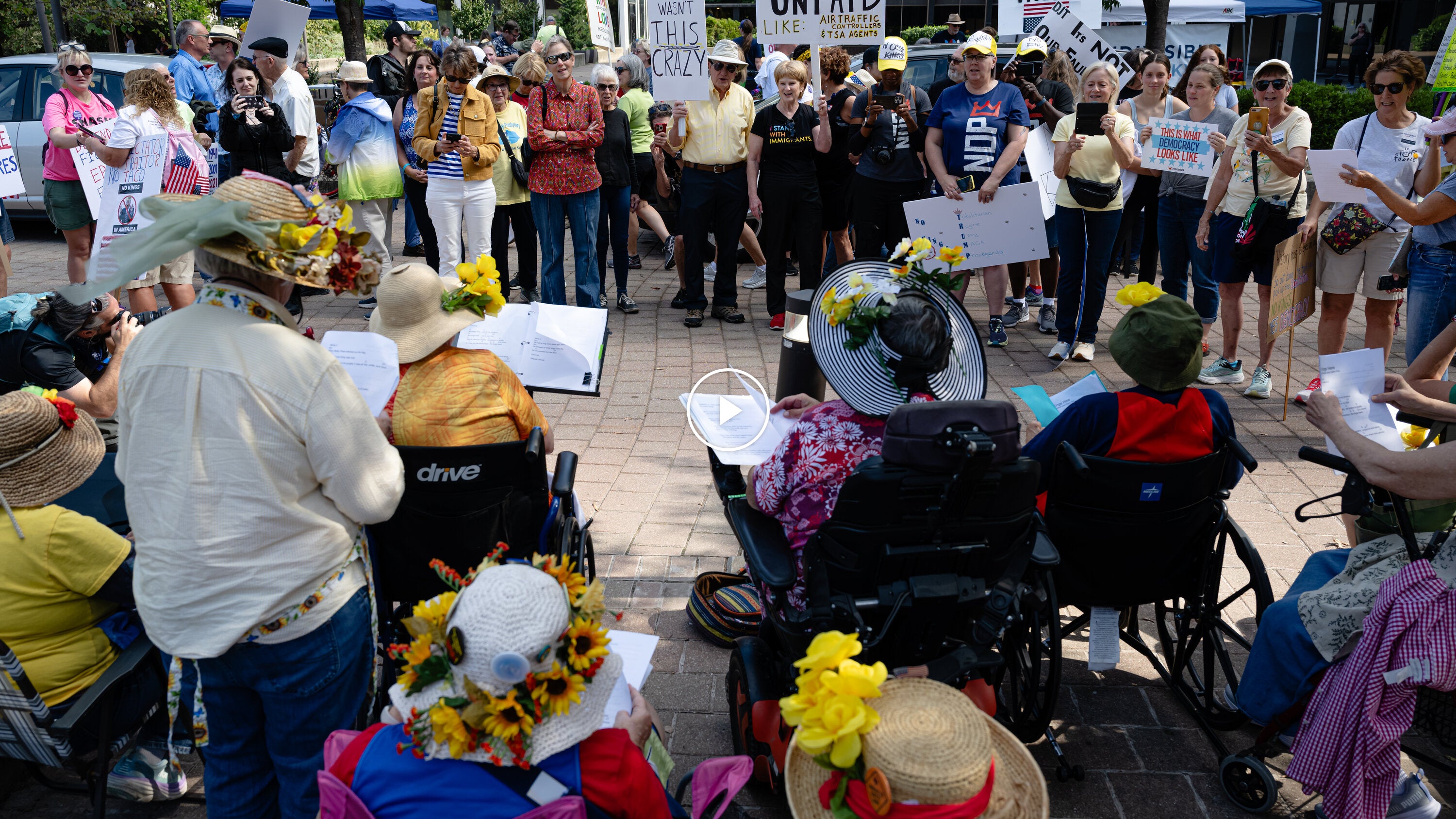 Video: Large Protests Flood Streets to Denounce Trump