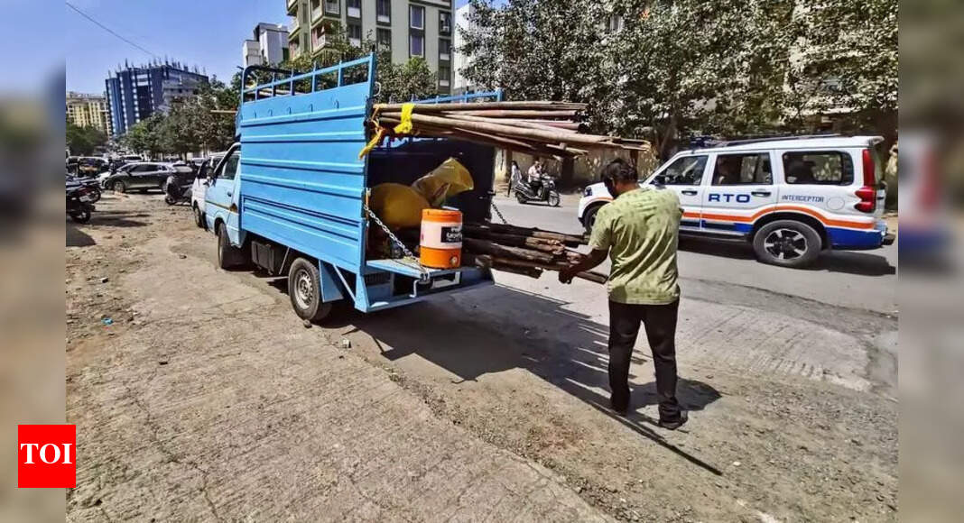 Unchecked carriage of oversized objects in transport vehicles triggers safety concerns | Pune News - The Times of India