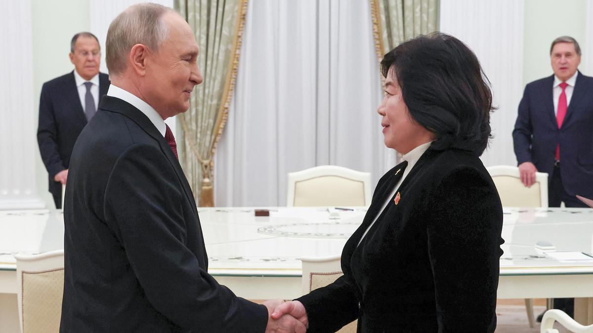 Putin and North Korea's foreign minister discuss strengthening ties, KCNA says