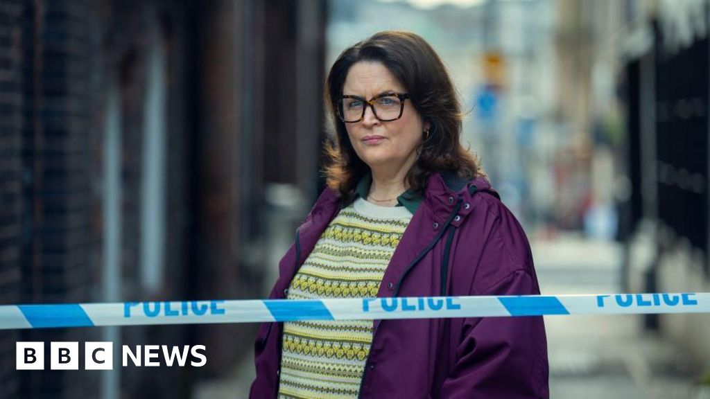 Ruth Jones to lead cast in new Harlan Coben Netflix series