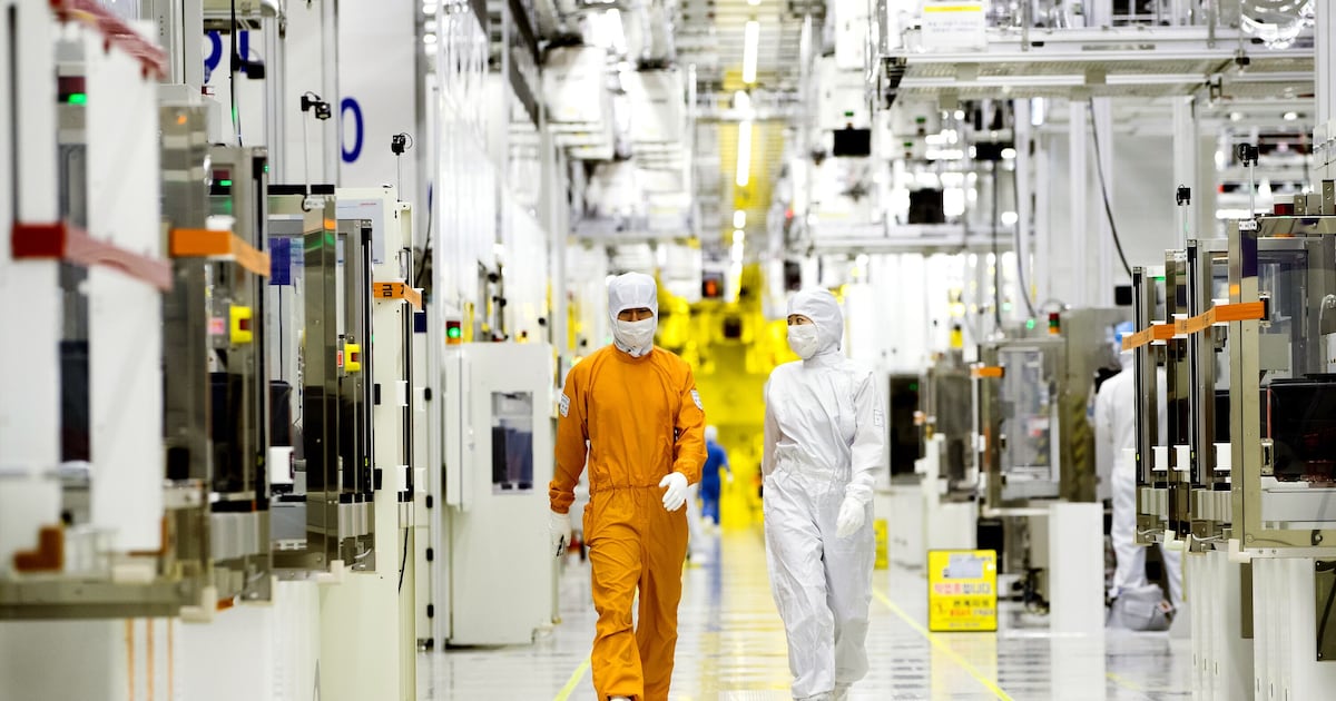 Semiconductor Exports Hit Record High Driven by AI Boom