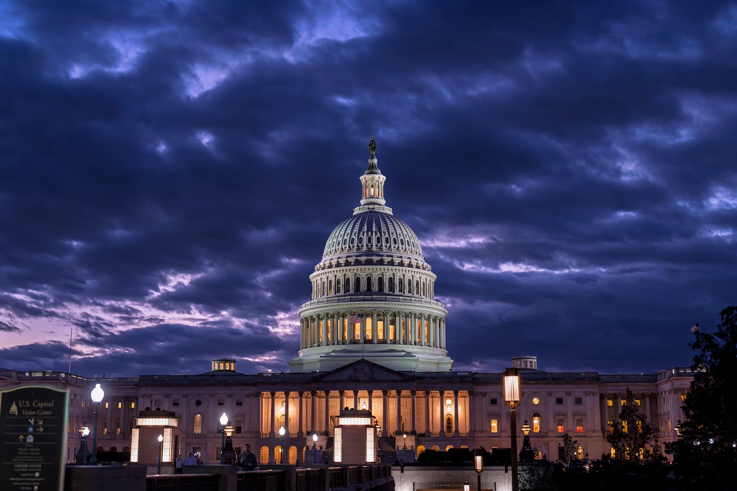 Senate rejects bills to pay federal workers during government shutdown - The Boston Globe