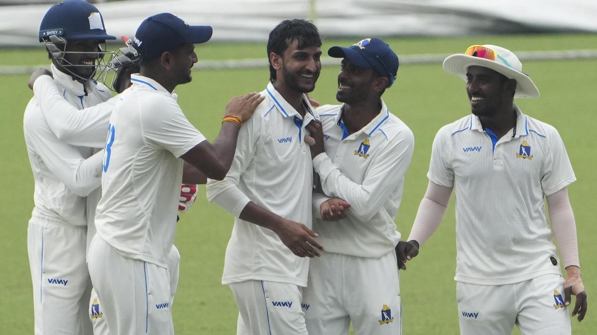 Shahbaz scalps four wickets as Bengal reduces Gujarat to 107 for seven