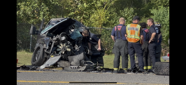 One person dead after two-vehicle crash in Shreveport